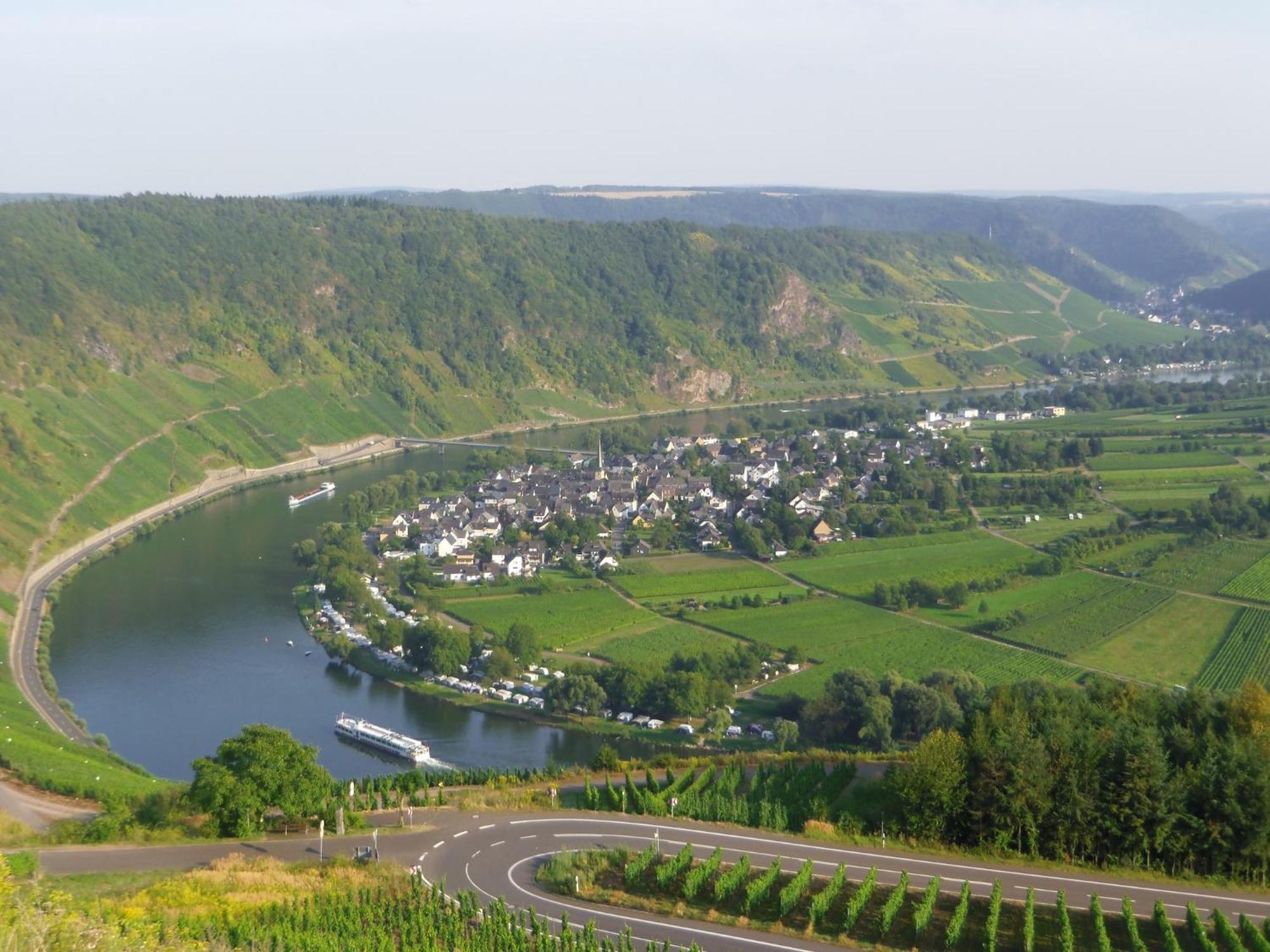 Comfortable Apartment In Ediger Eller Eifel Sankt Aldegund Eksteriør billede